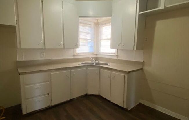 $0 First Month's Rent / $0 Deposit at Move-in