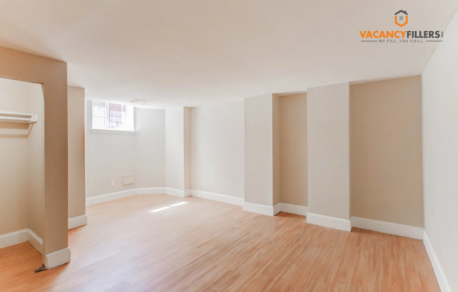 1 bed, 1 bath, $1,350, Unit 114 Apt. B