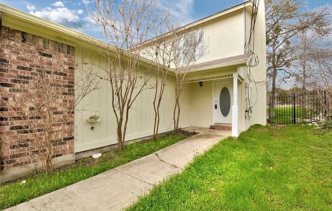 6102 PARKWOOD DR