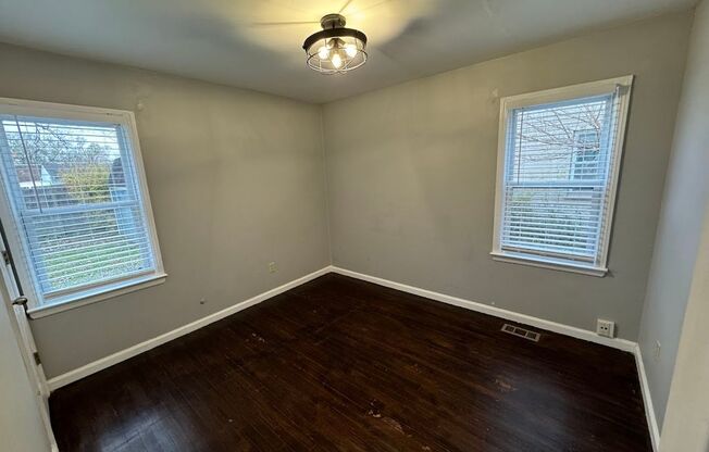 2 beds, 1 bath, $1,650