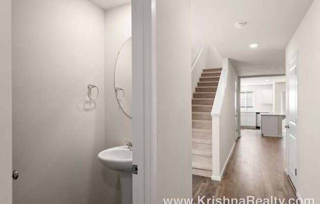 Beautiful NEW CONSTRUCTION 3 Bedroom 2.5 Bath DR Horton Townhome For Rent