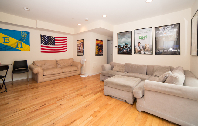 3 beds, 2 baths, $2,500, Unit 2A