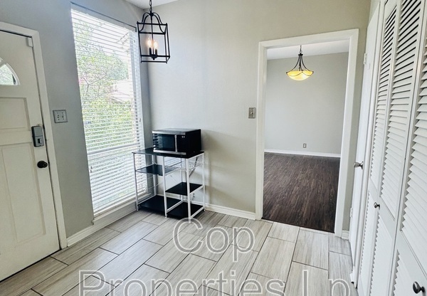 3678 HIDDEN DR