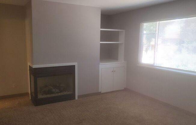 2 beds, 1 bath, $1,095, Unit 1