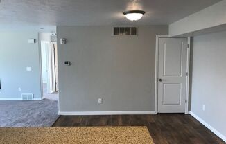 3 beds, 2 baths, 1,215 sqft, $1,650, Unit I-12