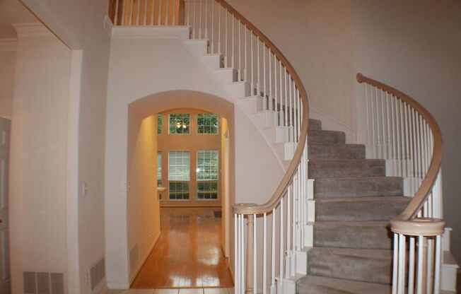 7017 Dogwood Creek Ln