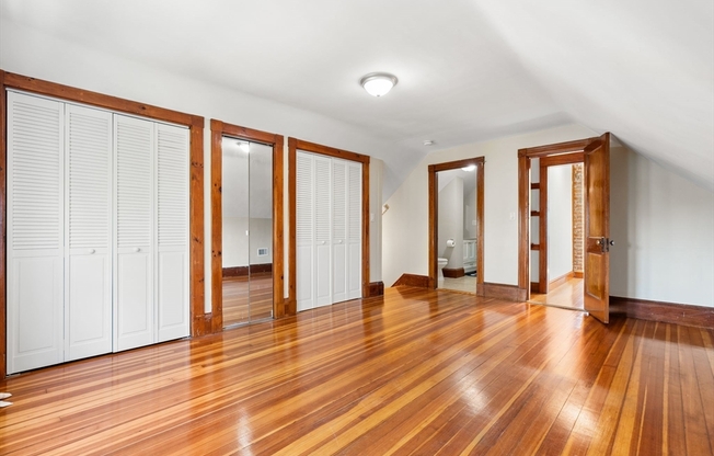 7 WHITTEN ST