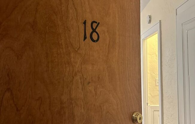 1 bed, 1 bath, 708 sqft, $1,330, Unit King Edward Annex 18