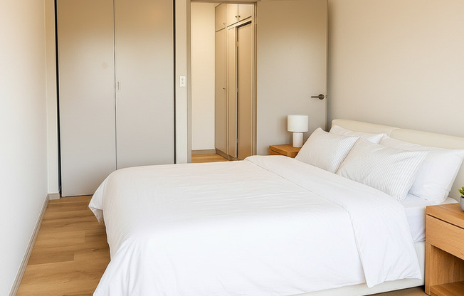 2 beds, 1 bath, 750 sqft, $1,350, Unit 291-2