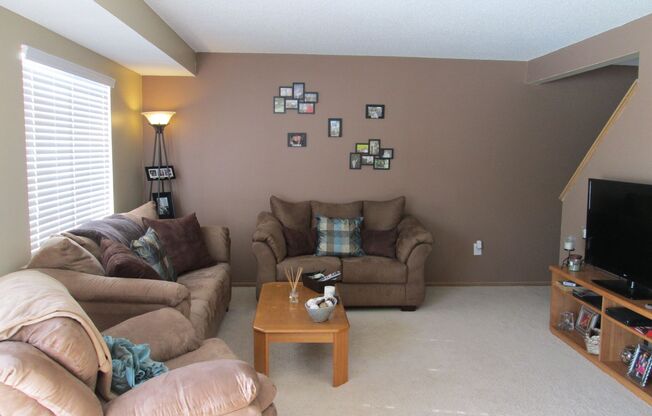 3 beds, 2 baths, 1,200 sqft, $1,995, Unit 14240E-PR