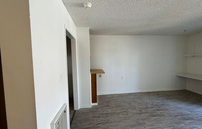 Studio, 1 bath, 350 sqft, $1,895, Unit 221