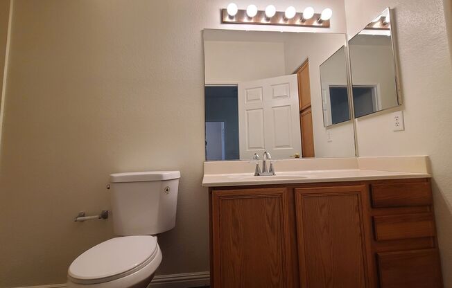 2 beds, 2 baths, $1,300, Unit # 180