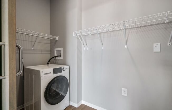 Studio, 1 bath, 457 sqft, $1,200