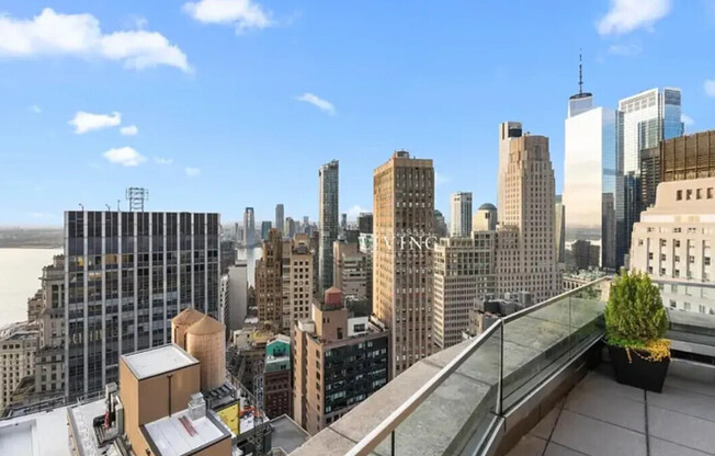 1 bed, 1 bath, 832 sqft, $6,300, Unit 18C