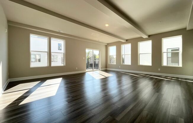 **OFFERING FIRST MONTH'S RENT FREE, $200 MOVE IN PROMOTION & WAIVED APPLICATION FEES** New Construction 3BD, 2.5BA Raleigh Townhome-Style Condo with 1-Car Attached Garage & Rooftop Terrace in Downtown Raleigh