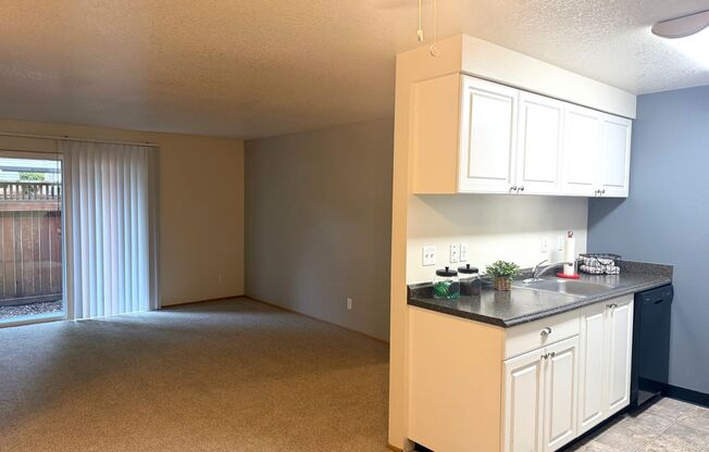 2 beds, 1 bath, 800 sqft, $1,719, Unit 7953