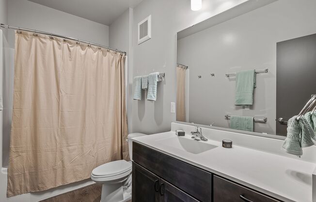 3 beds, 2 baths, 1,015 sqft, $2,355, Unit 206
