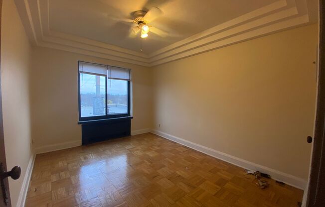 1 bed, 1 bath, $1,195, Unit 607