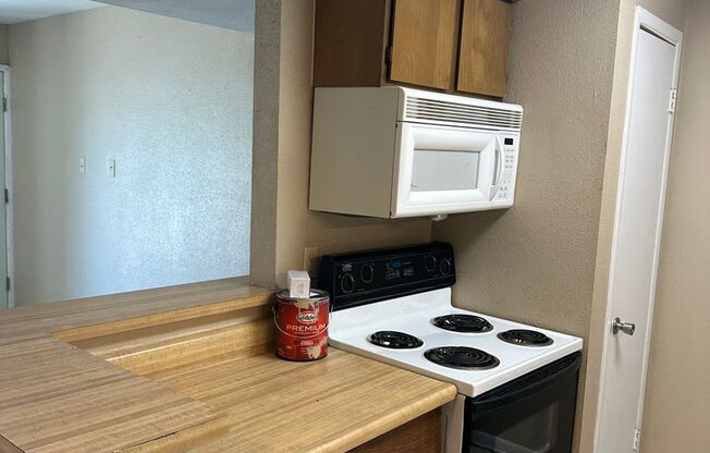 2 beds, 2 baths, $1,100, Unit # # 93 904 UO 93