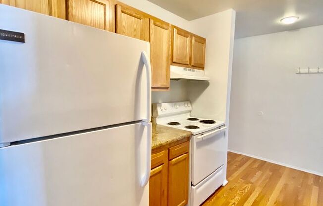 2 beds, 1 bath, 950 sqft, $1,295, Unit #211