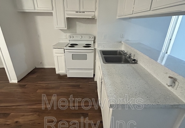 105 PINE MDW DR