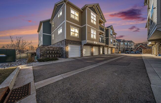 3B/2B Condo in the Flats at Centerra Now Available!! Short Term Lease Until December!