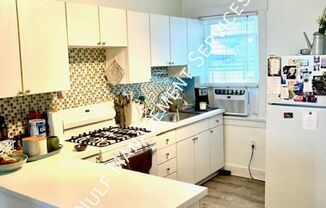 2210 LARKINS WAY