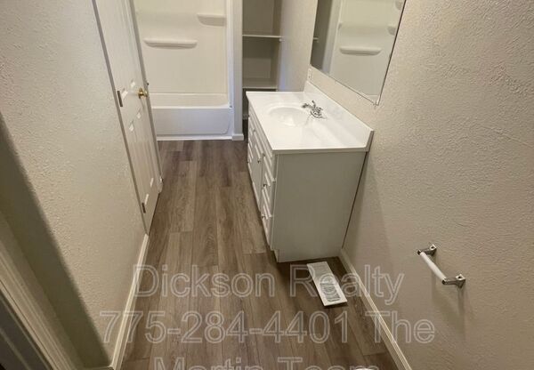 2 beds, 1 bath, 800 sqft, $1,600