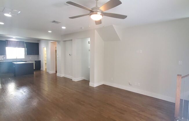 Energy Efficient Urban Townhome w/ Open Floorplan, Gourmet Kitchen, Rooftop Patio, & Exall Park Nearby