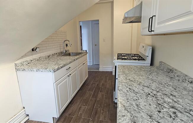 2 beds, 1 bath, 2,988 sqft, $2,800, Unit 3
