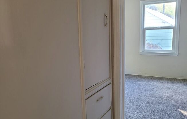 3 beds, 1 bath, $1,600