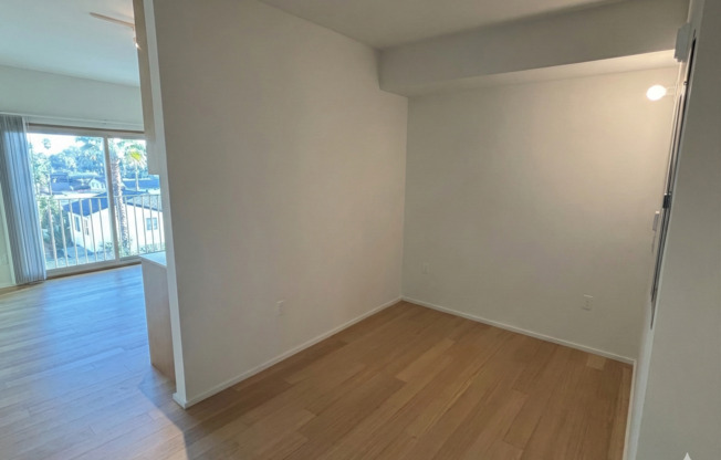 Studio, 1 bath, 401 sqft, $2,195, Unit 402