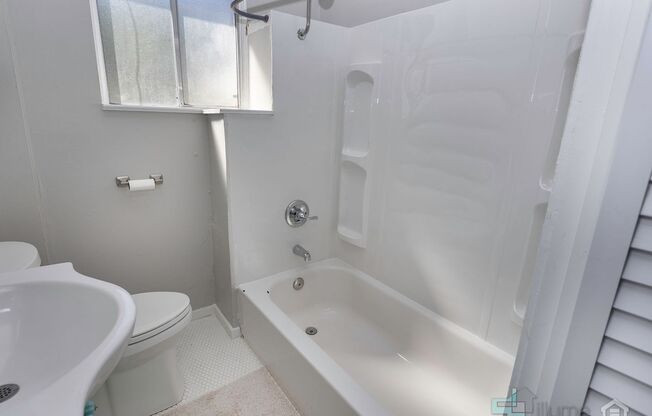 2 beds, 1 bath, $1,800