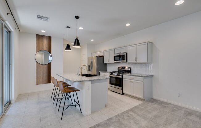 3 beds, 2.5 baths, $1,895