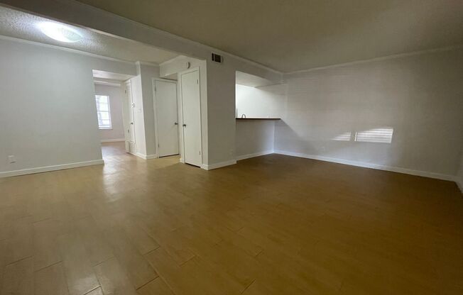 1 bed, 1 bath, 700 sqft, $999, Unit ELP2200-122