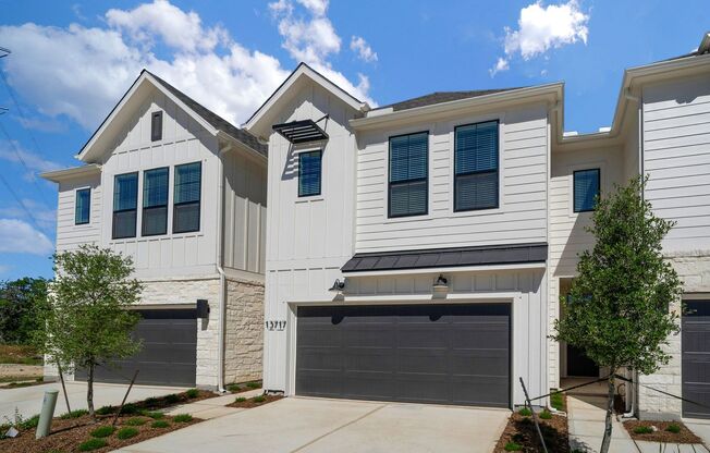 FOUR WEEKS FREE!!! Brand New!!! Modern Townhomes in Bella Vista!!!