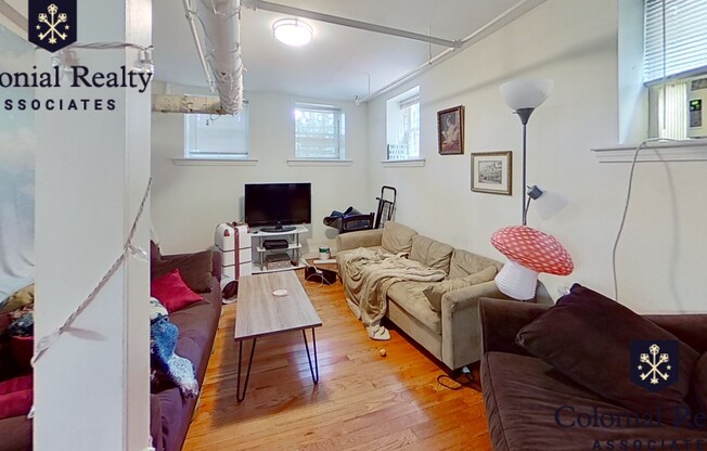 4 CAMELOT CT
