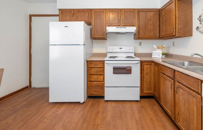 2 beds, 1 bath, 950 sqft, $1,400, Unit 1021 Parkside Court South
