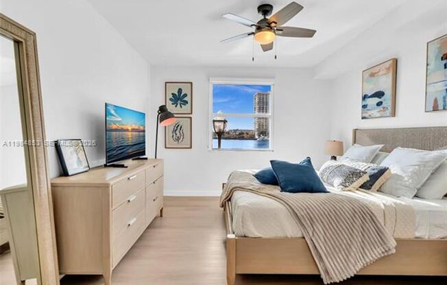 2 beds, 2 baths, 1,116 sqft, $4,000, Unit 17150 N Bay Rd # 2205