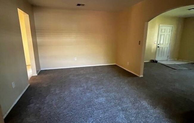2209 CHESTER LN