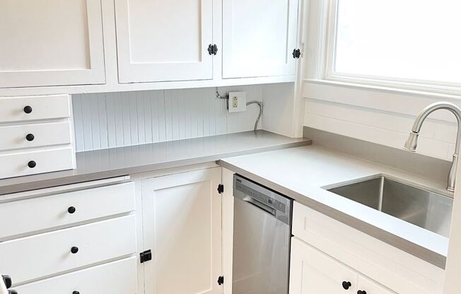 120 (2206 Greenwich/3201 Fillmore)