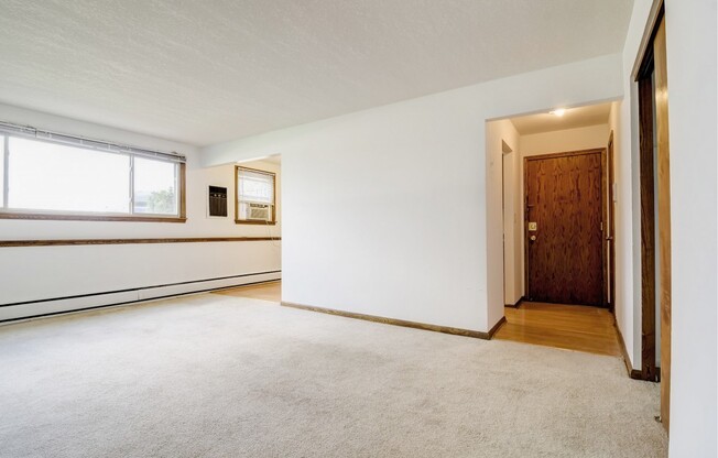 1 bed, 1 bath, 650 sqft, $999, Unit 1210-014