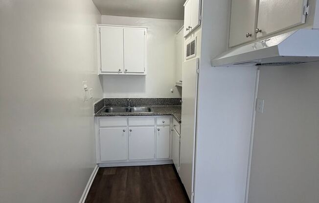 1 bed, 1 bath, 396 sqft, $1,595, Unit 33