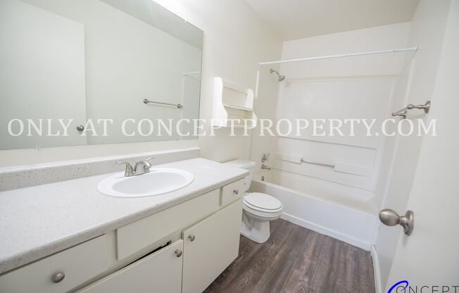 3 beds, 2 baths, 1,350 sqft, $1,799, Unit 4060