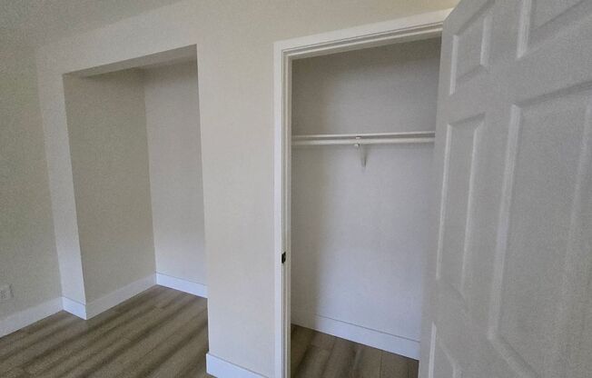 Studio, 1 bath, 400 sqft, $995, Unit 19