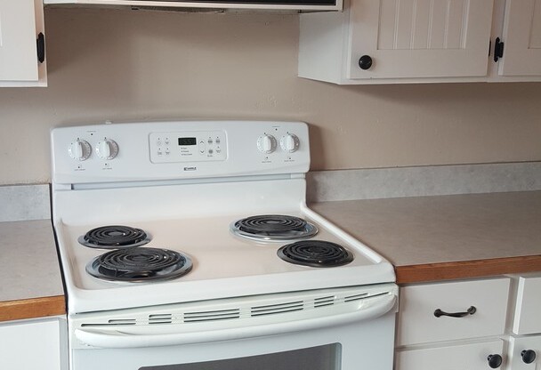 Sandy 3 Bed 2 1/2 Bath Town Home