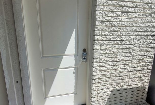1 bed, 1 bath, 610 sqft, $1,950, Unit 18