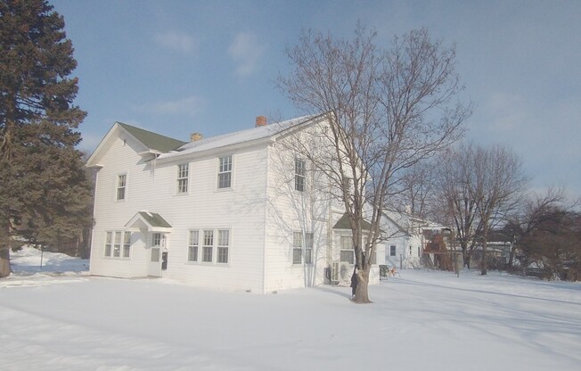 1870 5 AVE