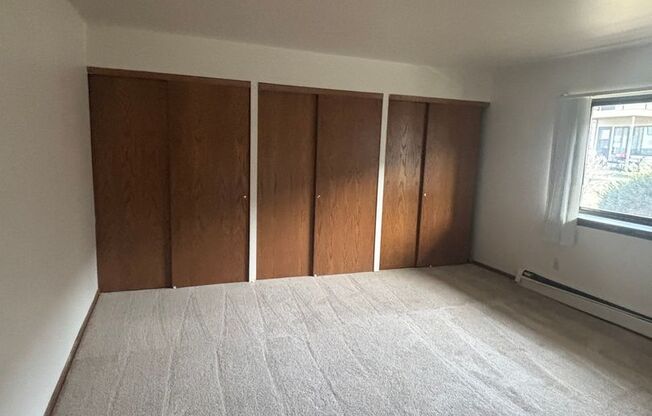 2 beds, 1 bath, 951 sqft, $1,299, Unit 5226 01