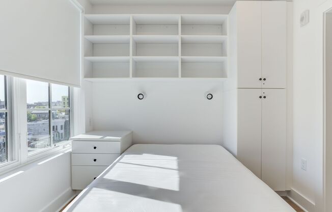1 bed, 1 bath, 110 sqft, $1,490
